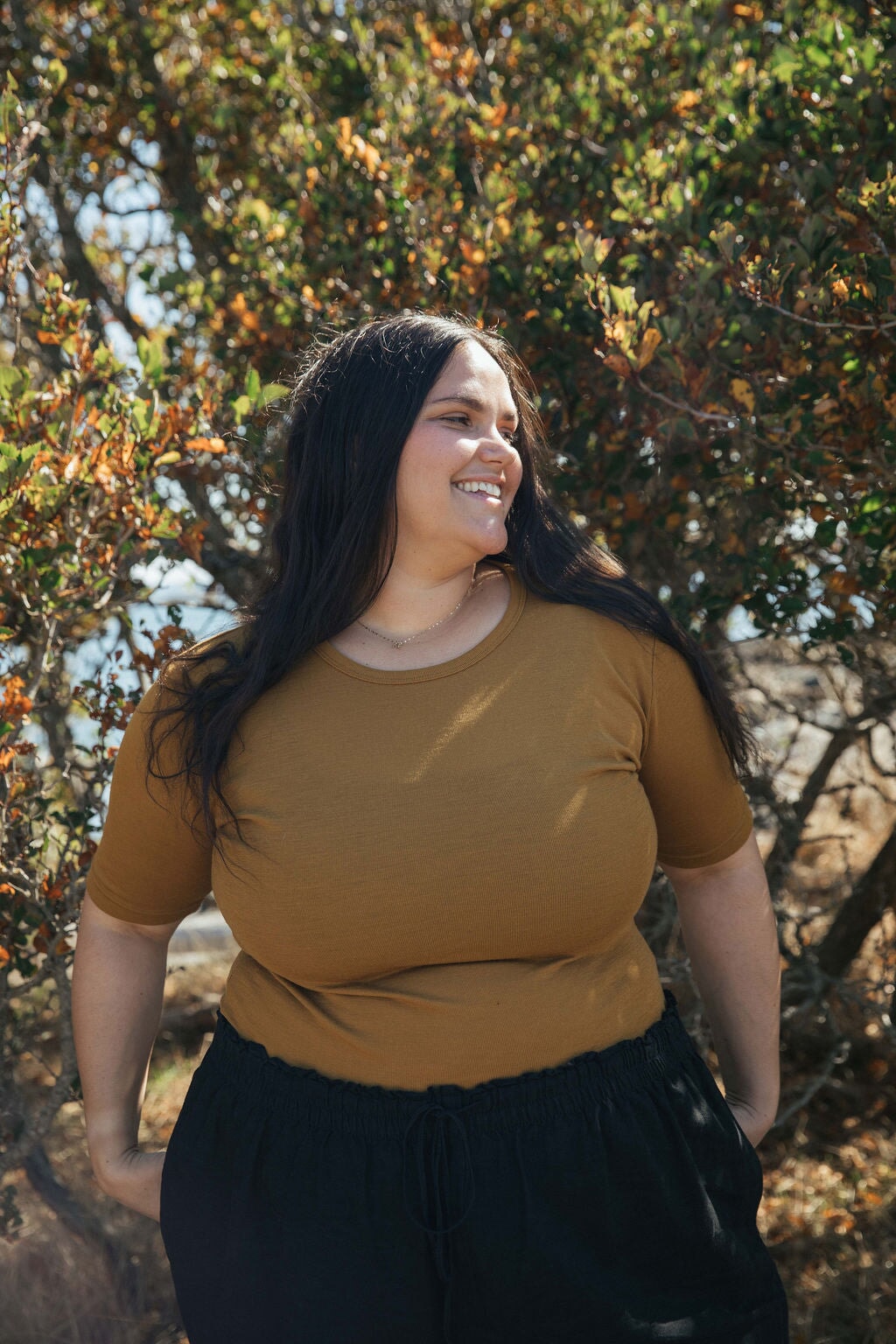 Fitted T | Sybil is wearing size 3XL, height 5.6"