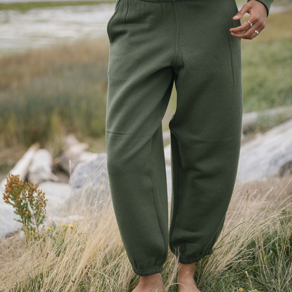 Semi-Barrel Sweatpants | Model is wearing size XS, height 5.4"