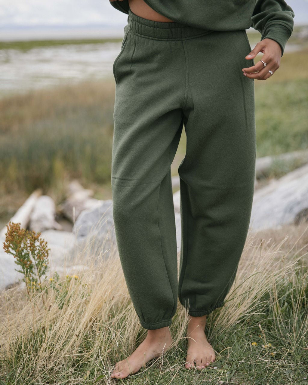 Semi-Barrel Sweatpants | Model is wearing size XS, height 5.4"