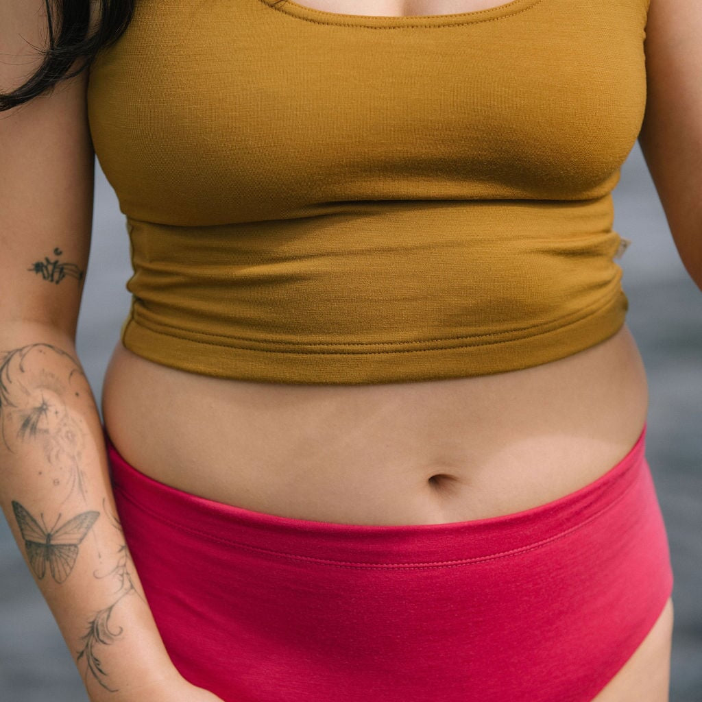 Swim Top | Esther is wearing size Small, height 5.5"